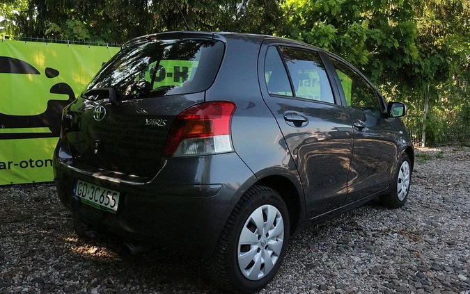Toyota Yaris cena 18900 przebieg: 205000, rok produkcji 2009 z Siemianowice Śląskie małe 254